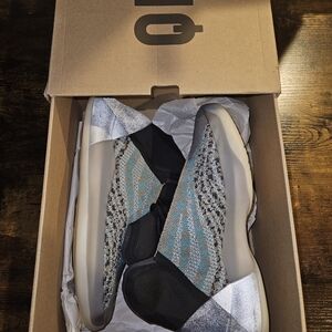 Adidas Yeezy QNTM Quantum Size 5.5 Basketball Sneaker